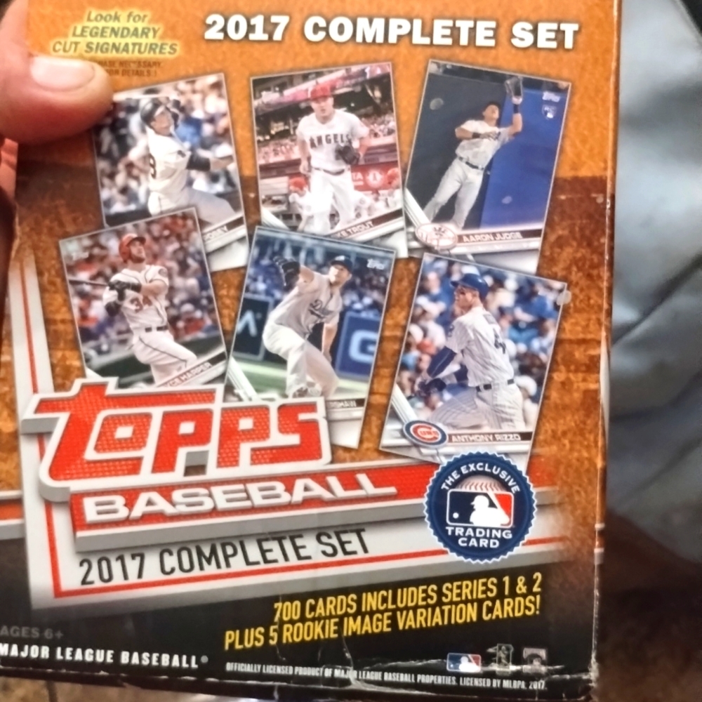 Topps baseball cards 700 card complete set